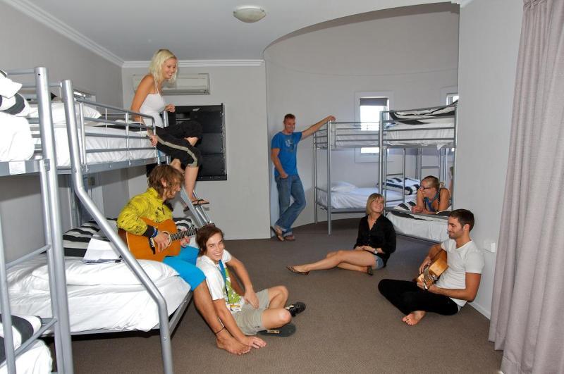 Nomads Byron Bay Backpackers Hostel Exterior photo
